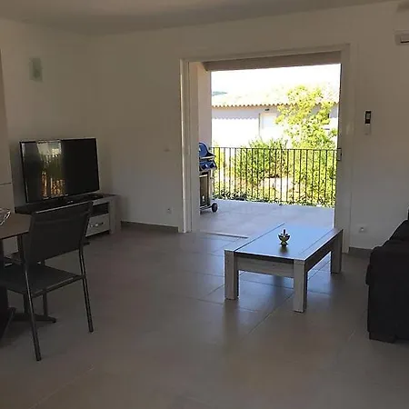 Porto-vecchio Sleeps 6 Pool Air Con Wifi Apartment